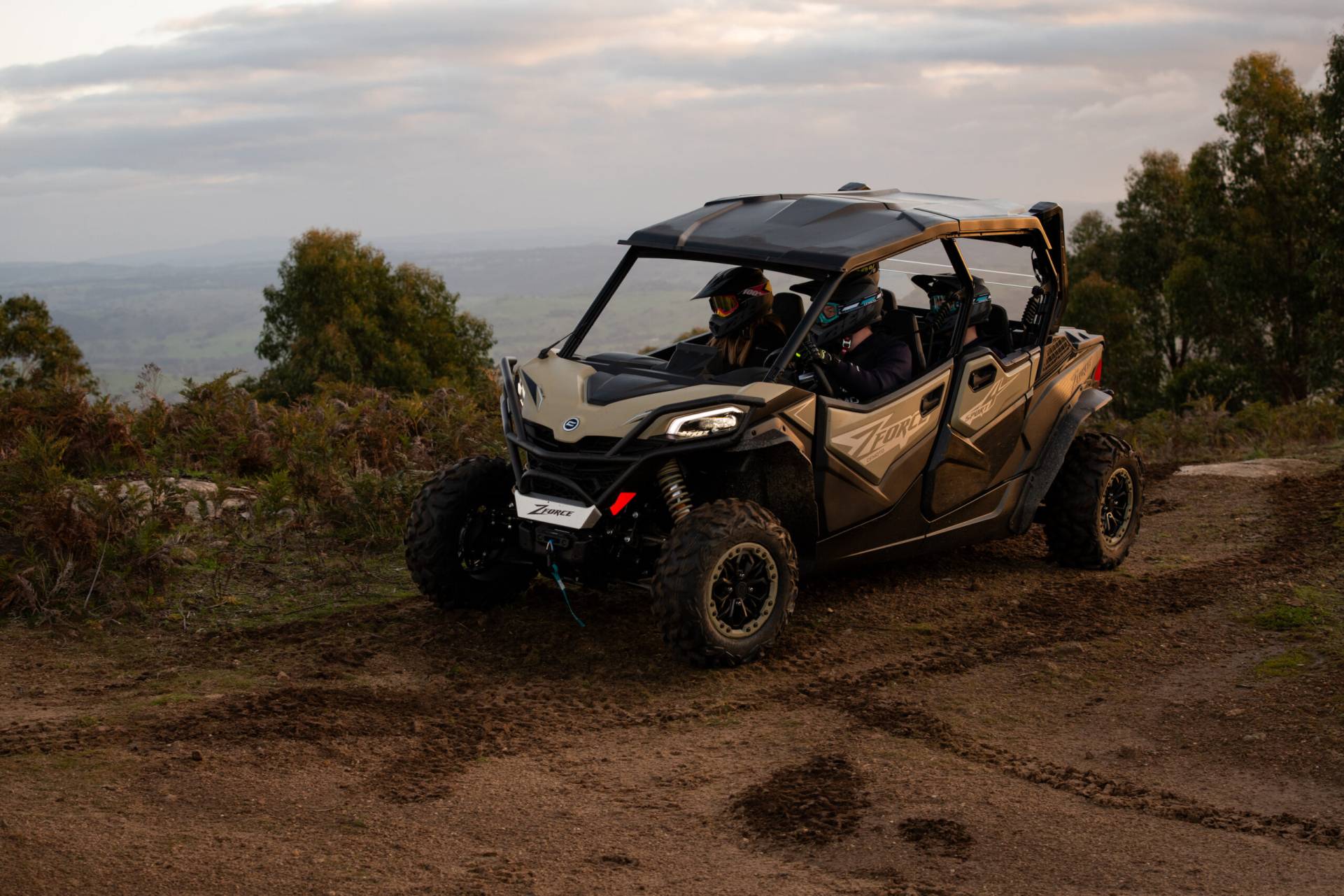 RPMOTOMAXCZ zforce 950 sport 4 1