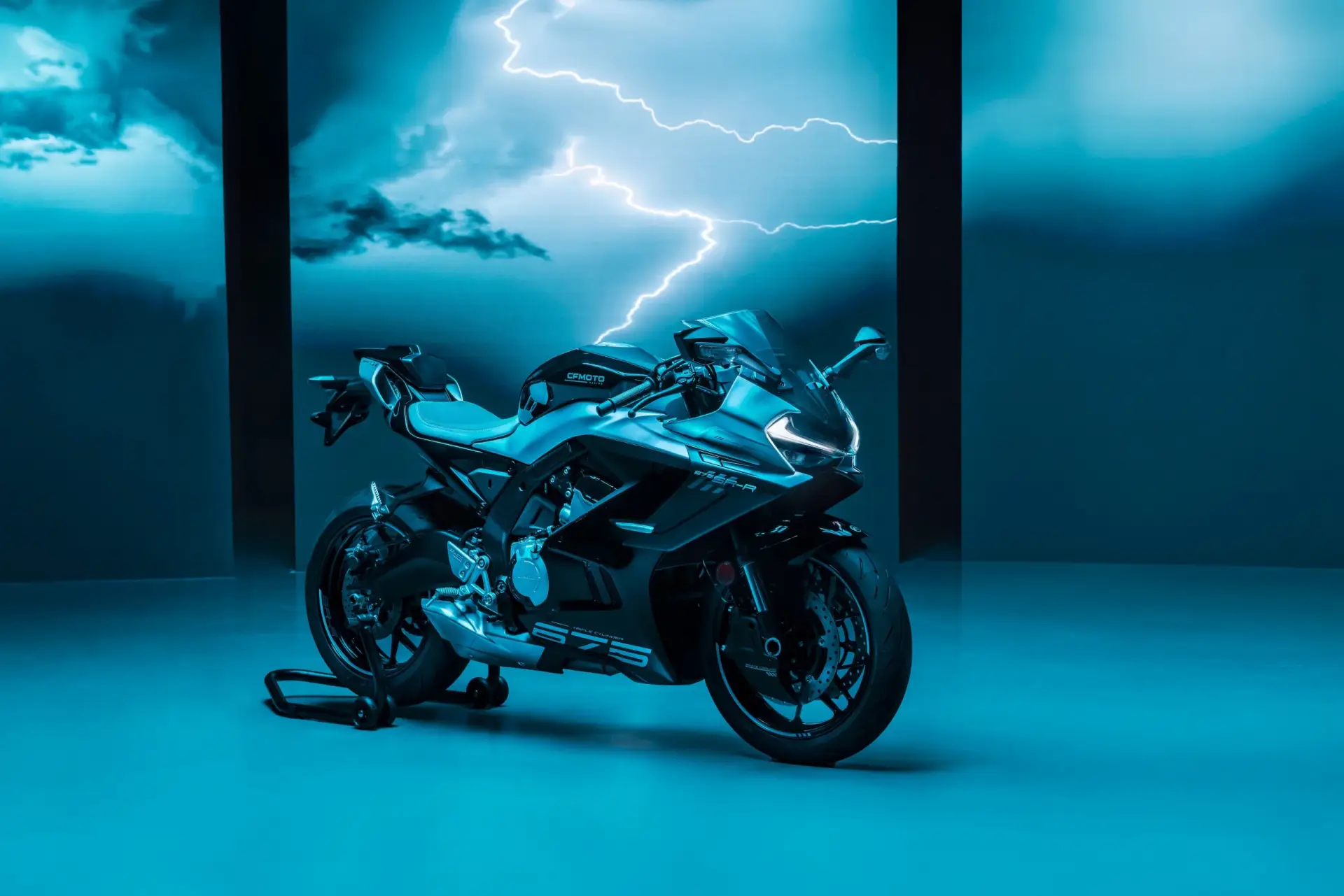 RPMOTOMAXCZ 675sr r 2 scaled